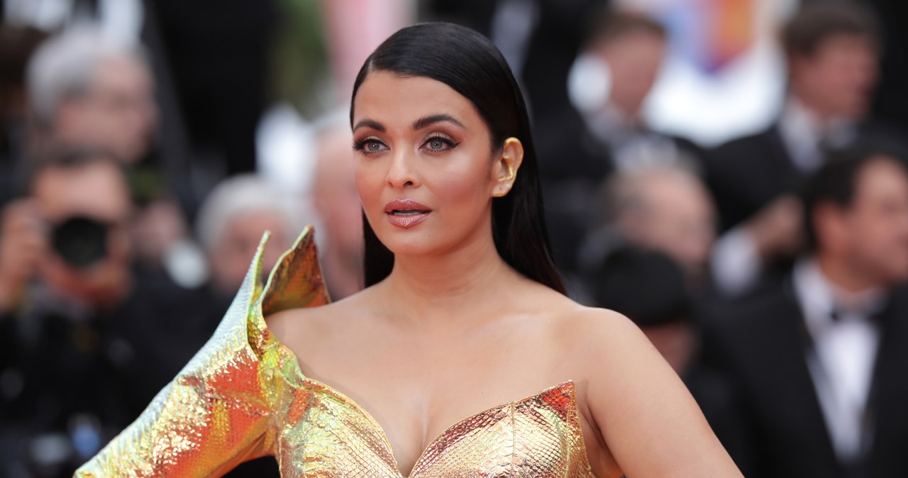 Bollywoodzka gwiazda Aishwarya Rai Bachchan trafiła do szpitala w Indiach po tym, przeprowadzone testy wykazały u niej zakażenie koronawirusem COVID-19.