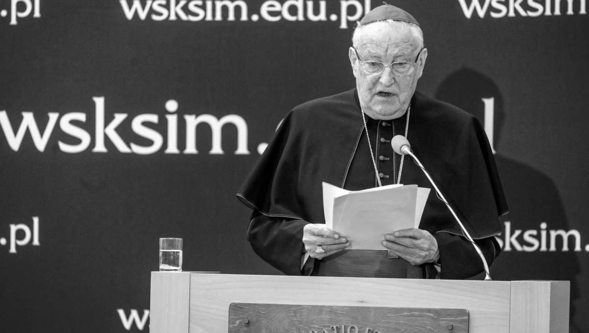 W obecności papieża Franciszka i przewodniczącego Konferencji Episkopatu Polski arcybiskupa Stanisława Gądeckiego w bazylice Świętego Piotra odbyła się w sobotę msza żałobna po śmierci kardynała Zenona Grocholewskiego, zmarłego w Rzymie w wieku 80 lat.