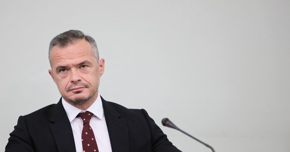 Dopiero we wtorek Sławomir Nowak zostanie w warszawskiej prokuraturze przesłuchany i usłyszy zarzuty. Minister transportu w rządzie PO-PSL, a następnie szef Ukrawtodoru - ukraińskiej agencji odpowiedzialnej za budowę dróg - został zatrzymany w poniedziałek rano w Trójmieście w związku z podejrzeniem korupcji, kierowania zorganizowaną grupą przestępczą i prania brudnych pieniędzy.