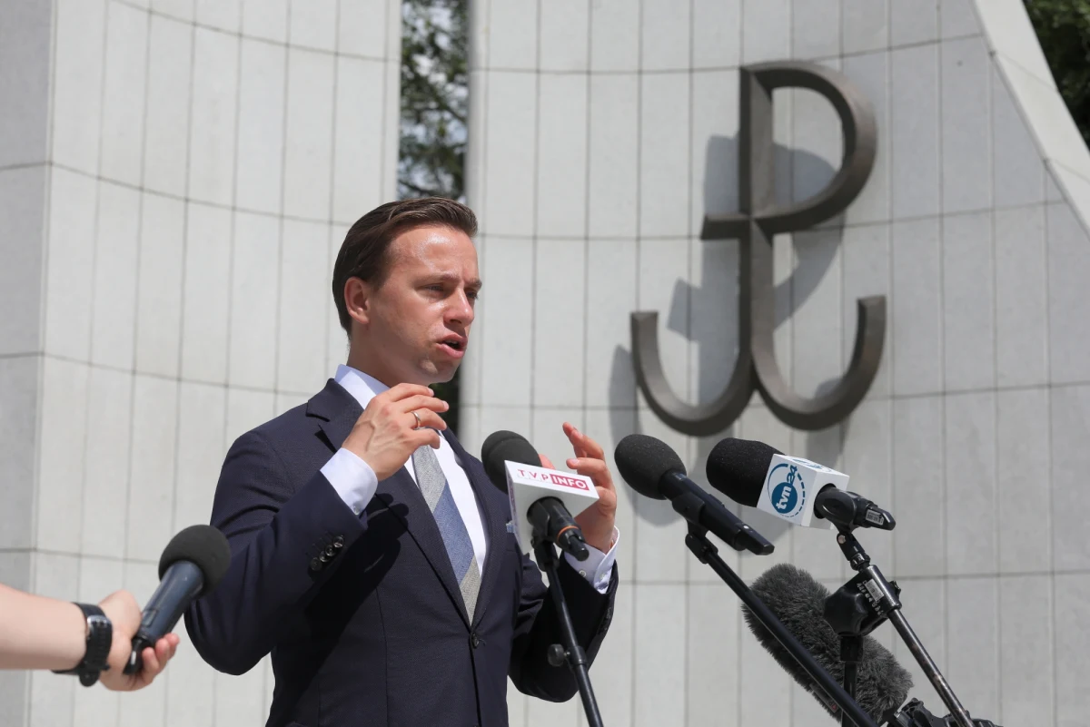 Prawo i Sprawiedliwość, Koalicja Obywatelska i Konfederacja byłyby trzema największymi siłami w Sejmie, gdyby teraz odbyły się wybory parlamentarne – wynika z najnowszego sondażu United Surveys przeprowadzonego w ten weekend dla RMF FM i "Dziennika Gazety Prawnej".