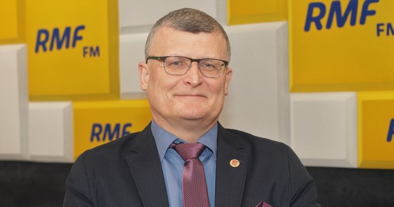 "Czy jesteśmy przygotowani na szeroką, masową akcję szczepień przeciwko grypie?" - pytał doktora Pawła Grzesiowskiego w Rozmowie w samo południe w RMF FM Marcin Zaborski. "Nie. Myślę, że jesteśmy całkowicie nieprzygotowani - zarówno mentalnie, jak i przede wszystkim zaopatrzeniowo" - odpowiedział Grzesiowski.