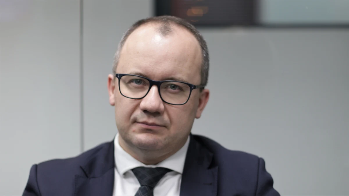 Jeden z największych wrogów PiS najpewniej przedłuży urzędowanie. Przy układaniu harmonogramu prac Sejmu nie uwzględniono terminu wyboru jego następcy - informuje w środę "Rzeczpospolita".