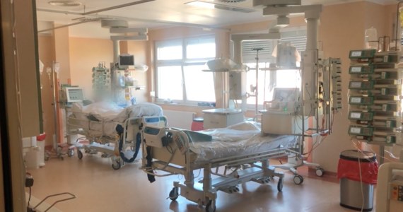Mamy 380 nowych przypadków zakażeń koronawirusem w Polsce - poinformowało dziś Ministerstwo Zdrowia. Resort podał też informację o śmierci sześciu kolejnych osób, które walczyły z COVID-19.