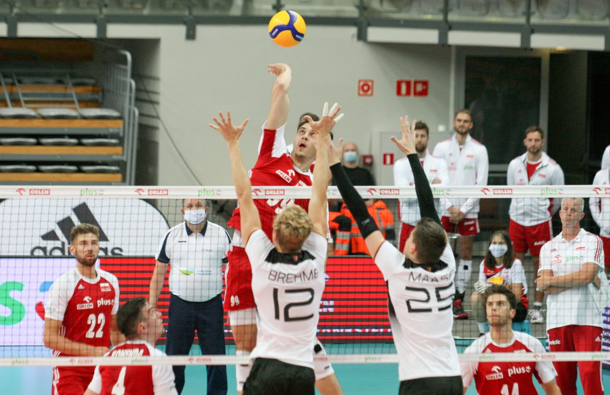 Wynikiem 3:1 dla Polaków zakończył się czwartkowy mecz z siatkarzami z Niemiec. To drugi mecz towarzyski, jaki odbył się w Zielonej Górze. W środę wcześniej biało-czerwoni zwyciężyli 3:2.