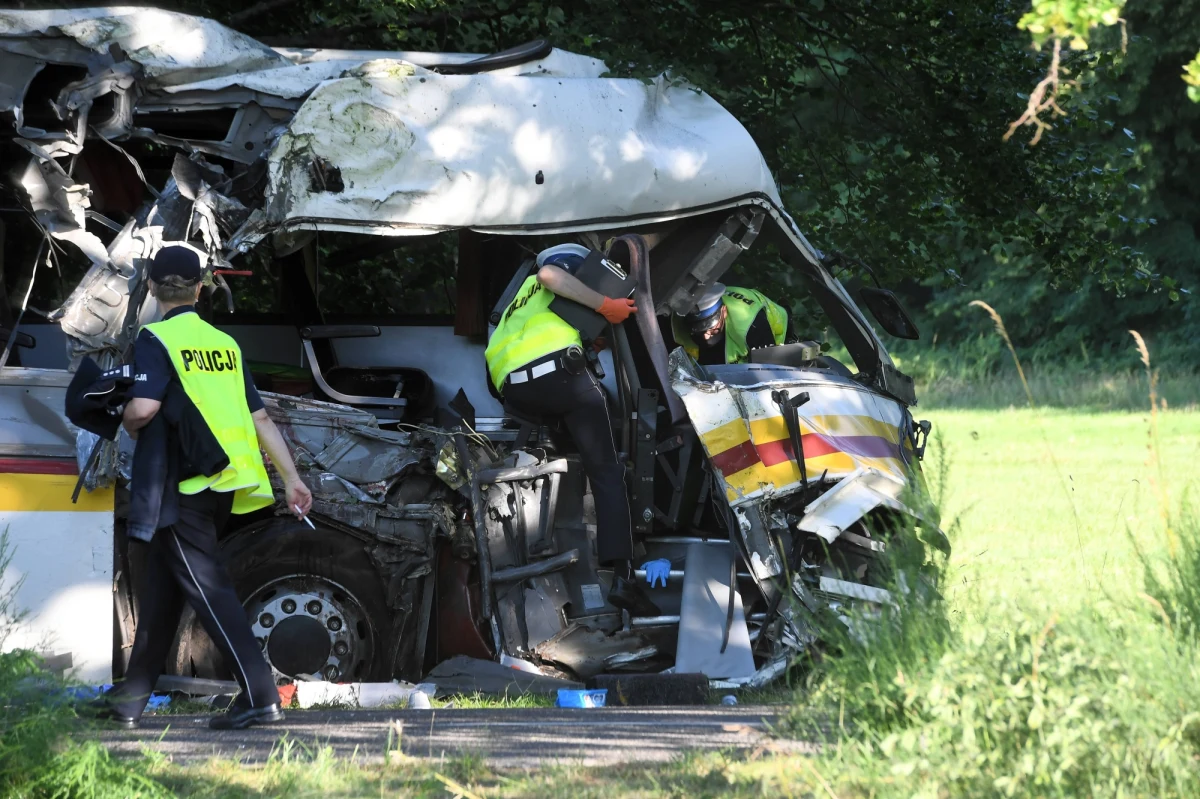 W sobotę 25 lipca po raz 15. w Dniu Św. Krzysztofa - patrona kierowców, obchodzony jest Dzień Bezpiecznego Kierowcy. W tym dniu policjanci oraz funkcjonariusze Służby Więziennej przypominają kierowcom, jak ważne jest przestrzeganie przepisów ruchu drogowego oraz kultura jazdy i poszanowanie innych użytkowników drogi.