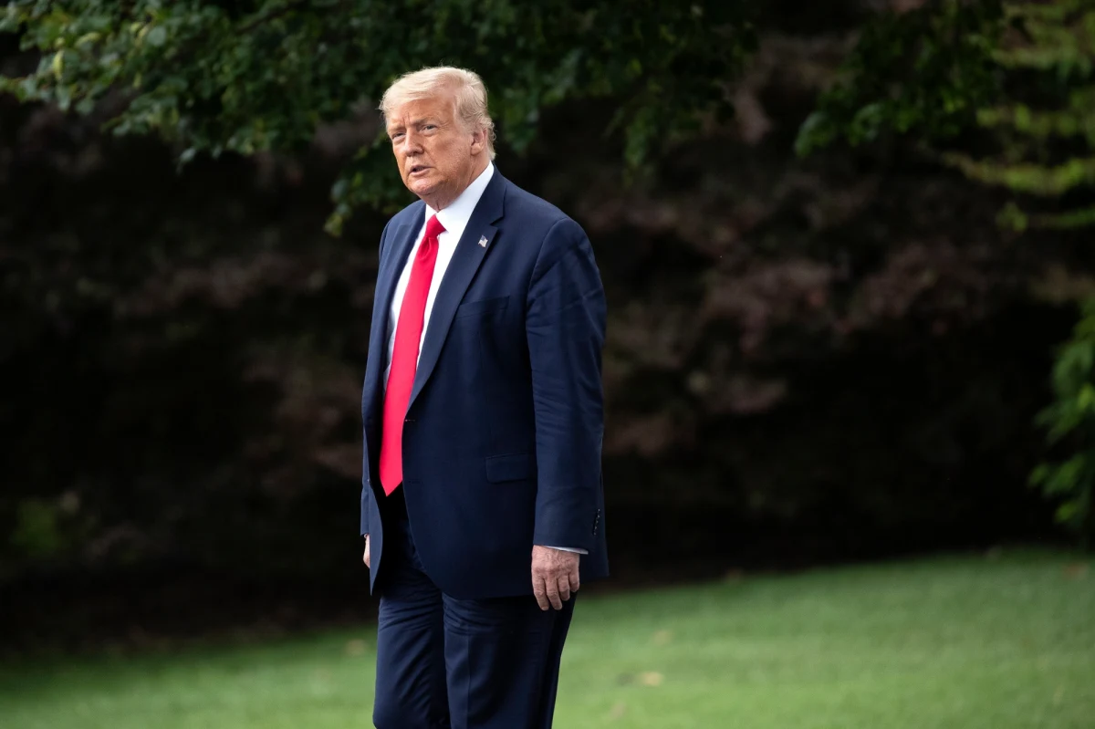 Stany Zjednoczone i Chiny "krok po kroku i cios za ciosem" rozmontowują dekady politycznych i gospodarczych relacji, zmierzając w kierunku "punktu, z którego nie ma powrotu" - pisze dziennik "New York Times".