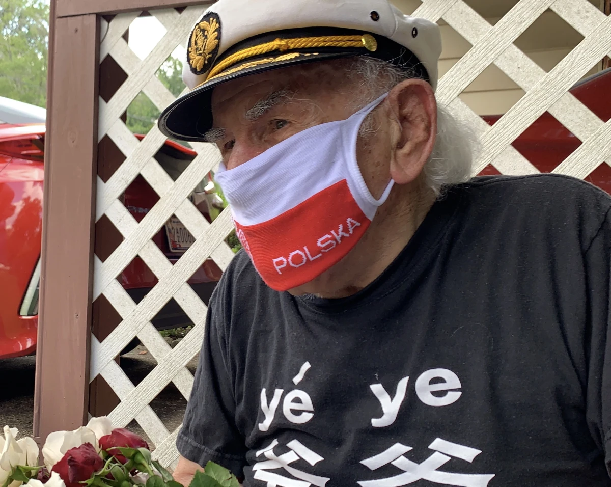 Był biało-czerwony tort i kwiaty w barwach narodowych od RMF FM, polskie potrawy od polonijnej firmy cateringowej, list oraz okolicznościowy ryngraf od ministra obrony narodowej Mariusza Błaszczaka, a także kartki z życzenia od Was - dla bohatera spod Monte Cassino. Pułkownik Romuald Lipiński, mieszkający pod Waszyngtonem, skończył 95 lat. 