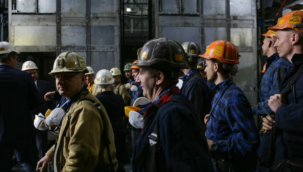 ​Ministerstwo Aktywów Państwowych i zarząd Polskiej Grupy Górniczej przedstawią program naprawczy spółki - podaje PAP. Według nieoficjalnych informacji mają zostać zamknięte niektóre kopalnie, a w szerszym planie - do 2036 roku - wszystkie.