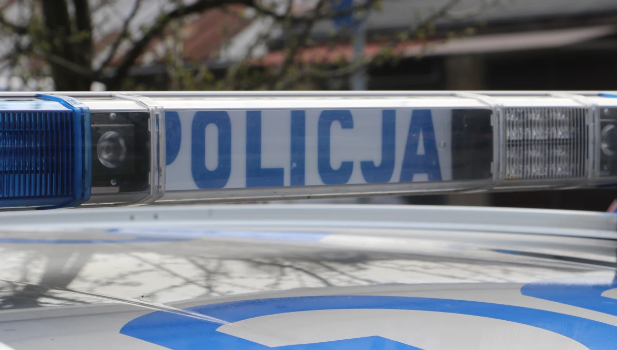 Po potwierdzeniu koronawirusa u dwóch policjantów z Komisariatu Policji III w Białymstoku został on zamknięty - poinformowała w poniedziałek wieczorem podlaska policja. Osoby, które miały stawić się na komisariacie, powinny skontaktować się telefonicznie z dyżurnym.