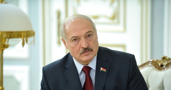 Prezydent Białorusi Aleksandr Łukaszenka poinformował, że przebył bezobjawowo zakażenie koronawirusem. Dodał, że obecnie jest już zupełnie zdrowy.