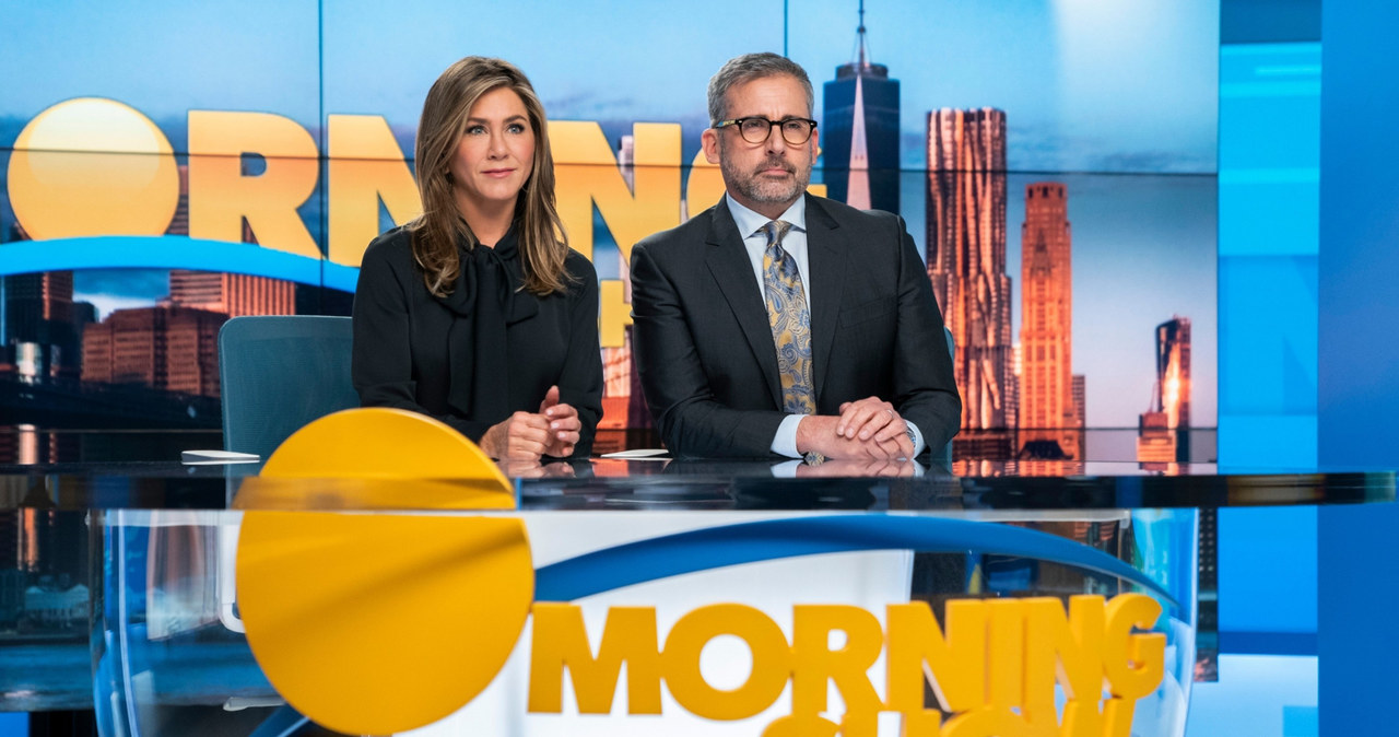 „The Morning Show” to jedna z najciekawszych oryginalnych produkcji platformy streamingowej Apple TV+. Twórcy tego serialu, który opowiada o kulisach pracy dziennikarzy popularnego programu śniadaniowego, z powodu pandemii COVID-19 zostali zmuszeni do wprowadzenia stosownych zmian w scenariuszach drugiego sezonu.