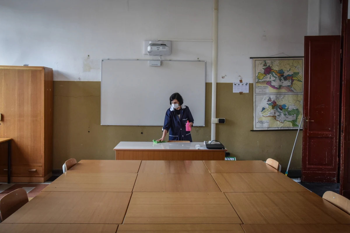 W Rzymie od nowego roku szkolnego lekcje będą odbywać się także w parafiach. Umowę w tej sprawie podpisali burmistrz Virginia Raggi i papieski wikariusz dla diecezji rzymskiej kardynał Angelo De Donatis.