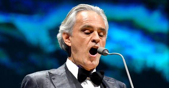 Światowej sławy tenor Andrea Bocelli przeprosił za swoją wypowiedź na temat pandemii koronawirusa. Podczas niedawnej konferencji w Senacie w Rzymie stwierdził, że czuł się "upokorzony i znieważony" nakazem siedzenia w domu, i przyznał, że go złamał.