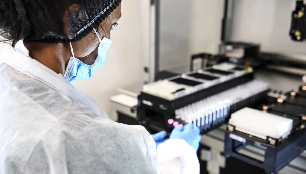 Szpitale we Francji szykują się na drugą falę Covid-19 - gromadzą zapasy masek ochronnych i ponownie zwiększają liczbę łóżek na OIOM-ach. Od kilku dni placówki odnotowują wzrost liczby osób hospitalizowanych z powodu koronawirusa, choć jest to wciąż przyrost niewielki. 