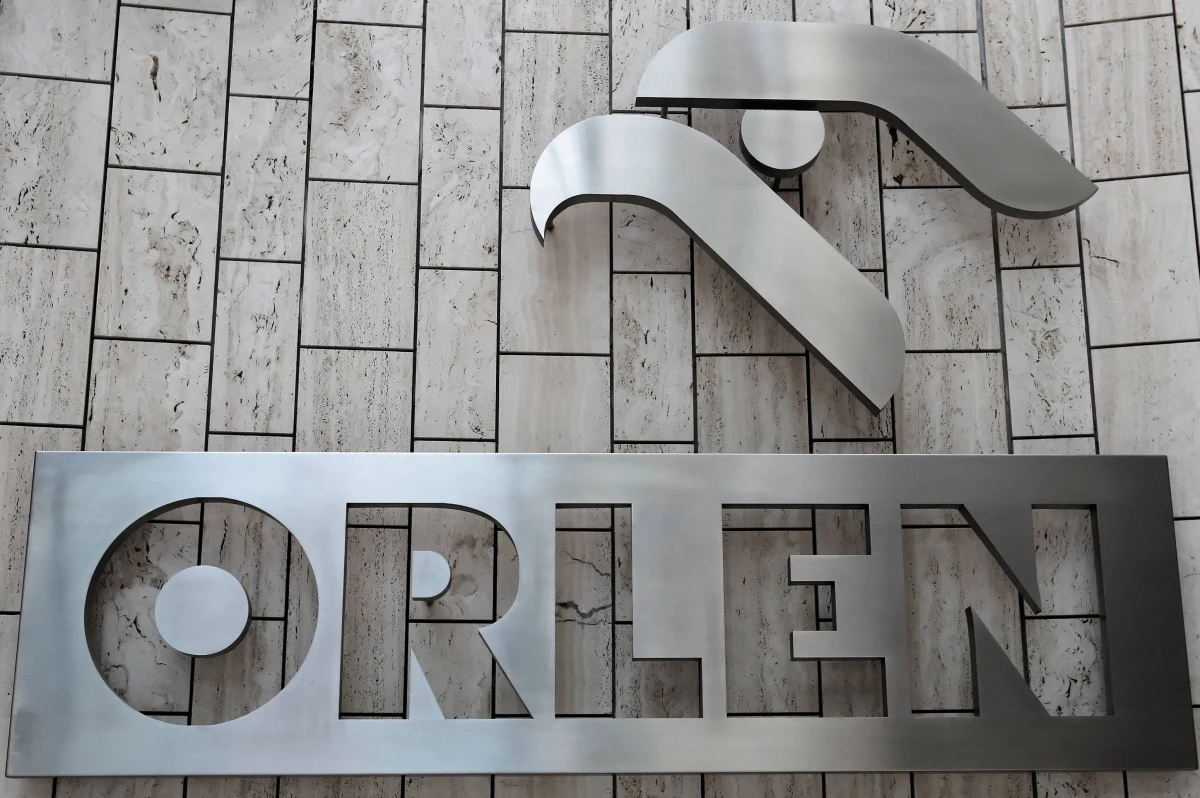 PKN Orlen chce rozpocząć w Komisji Europejskiej procedurę prenotyfikacyjną, dotyczącą planowanego przejęcia PGNiG najszybciej, jak to możliwe – oświadczył członek zarządu ds. finansowych płockiego koncernu Jan Szewczak. Ocenił, że jest to kwestia "kilku miesięcy".