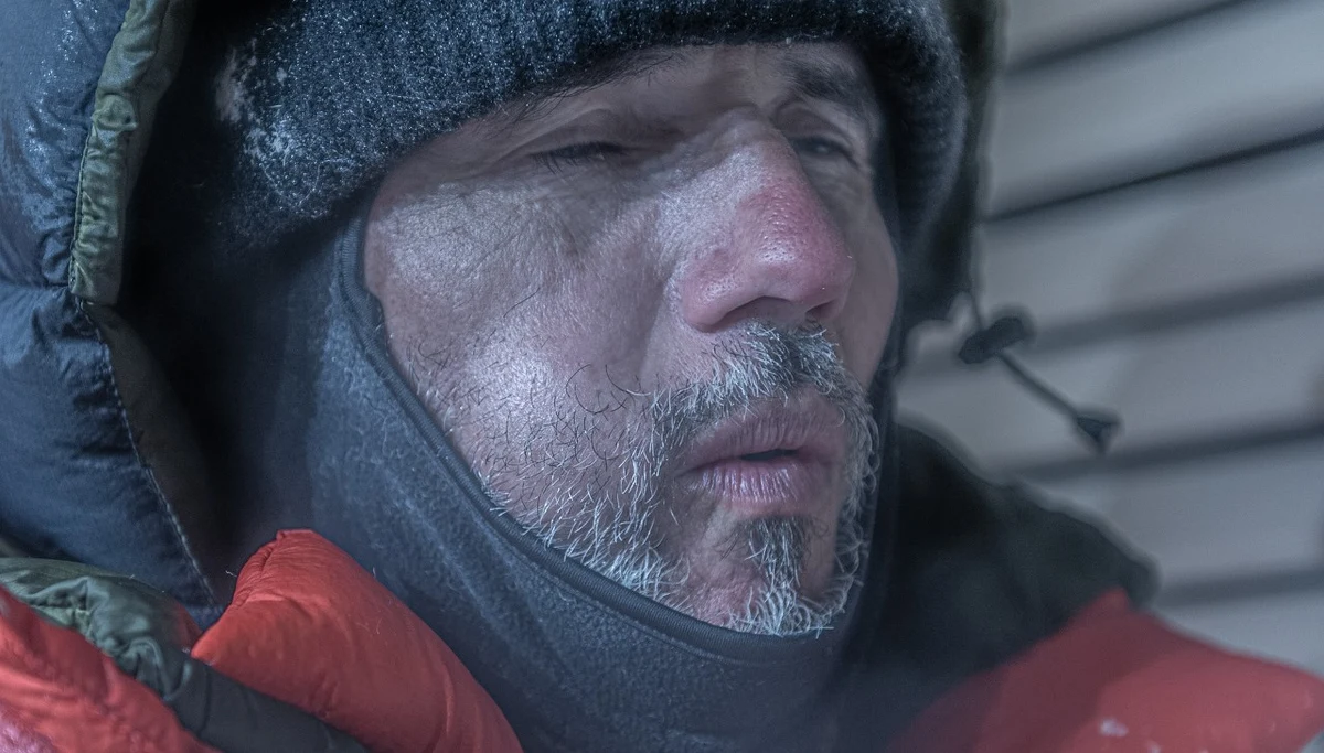 Dobę spędził na rowerze stacjonarnym Valerjan Romanovski, który zaczynał jazdę w specjalnie przystosowanej do tego komorze przy -170 stopniach C., a kończył w piekielnie nagrzanej saunie. W zmaganiach towarzyszył mu ekspert od survivalu Piotr Marczewski. Cel? Wprowadzenie organizmu w stan kontrolowanej hipotermii. 