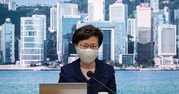 Planowane na wrzesień wybory parlamentarne w Hongkongu będą przełożone z powodu nawrotu pandemii koronawirusa - ogłosiła szefowa administracji regionu Carrie Lam. Według opozycji rząd używa kryzysu jako wymówki, by uniemożliwić jej zwycięstwo. 