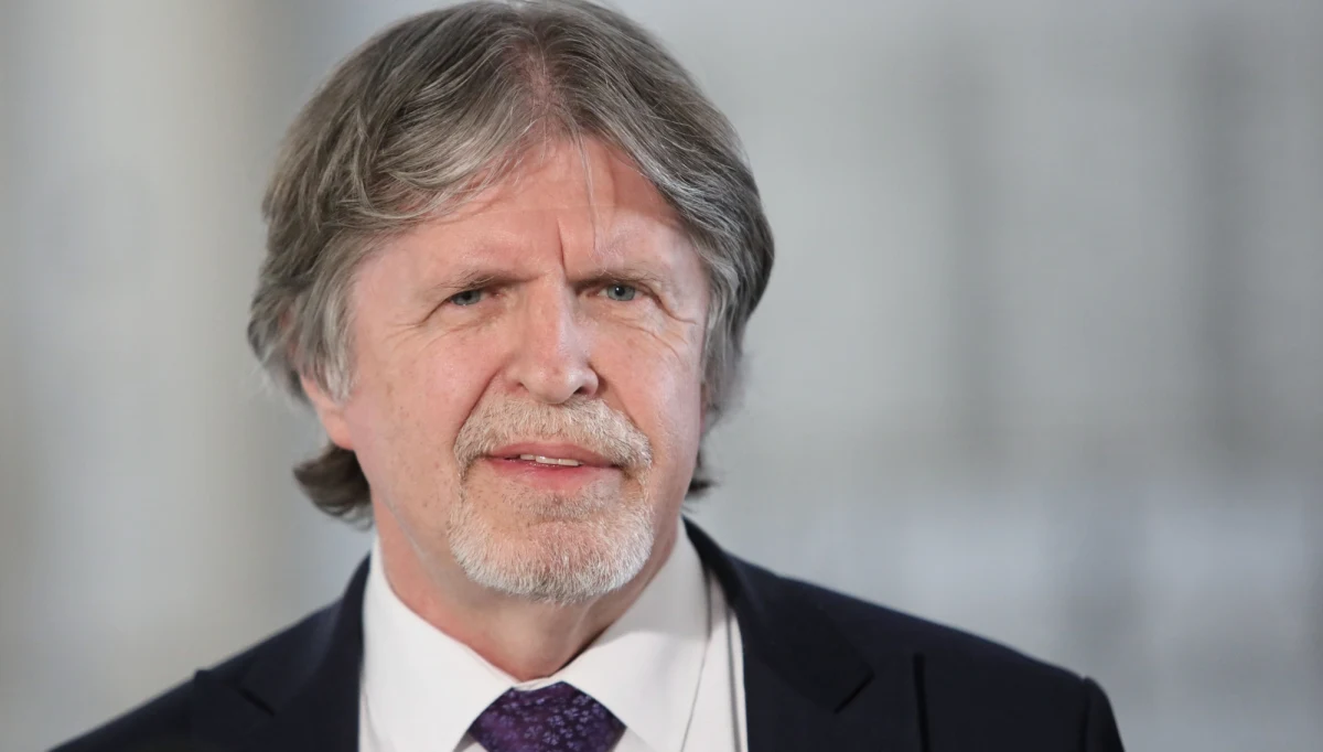 ​"Nie dzieje się nic nieprzewidywalnego. To jest rezultat bardzo nieudanej polityki rządu, a w szczególności Ministerstwa Zdrowia" - tak o rekordzie zakażeń koronawirusem w Polsce mówi Andrzej Sośniesz, poseł klubu PiS i były szef NFZ.