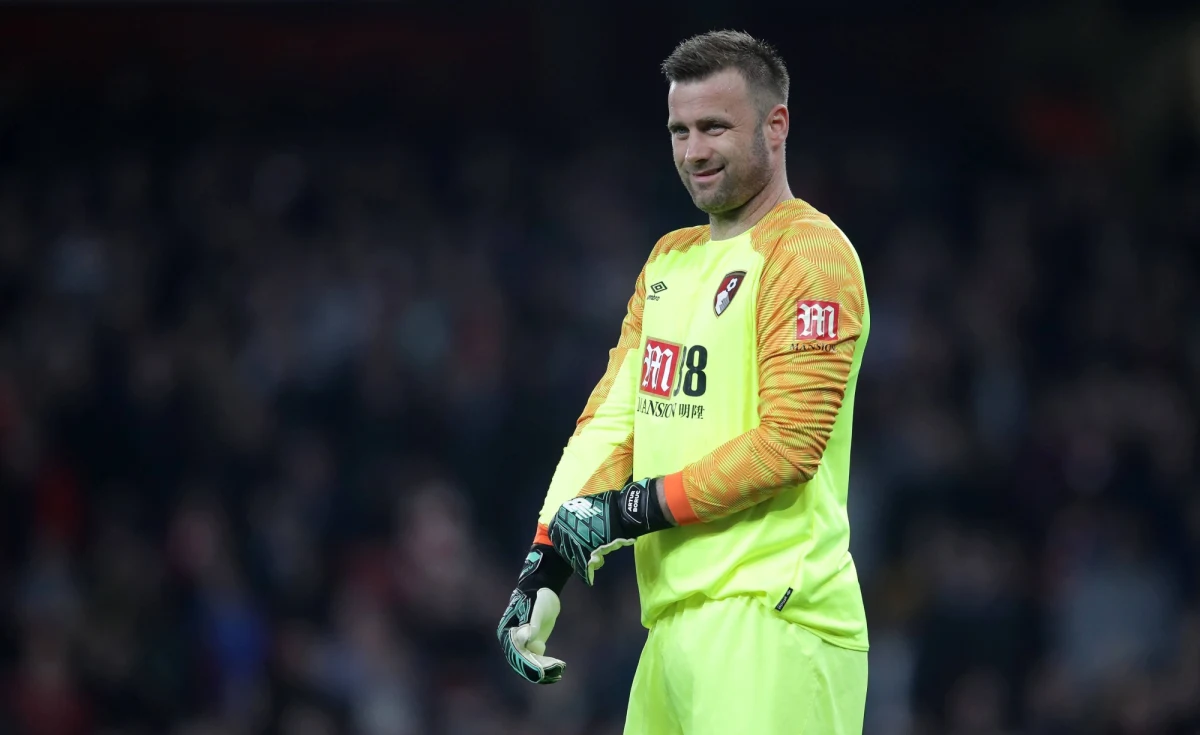 Artur Boruc nie będzie już bronić bramki Bournemouth. Polski bramkarz podziękował na Instagramie angielskiemu klubowi za "piękną podróż". Media w Polsce spekulują, że teraz może podpisać kontrakt z Legią Warszawa.