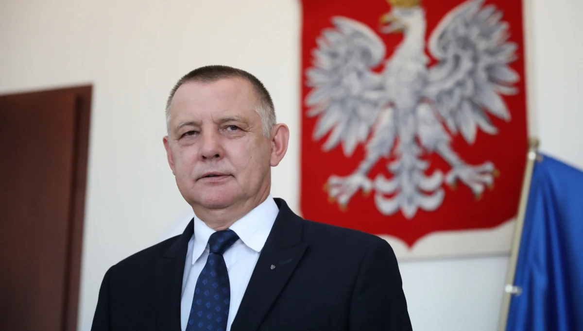 Specgrupa do kontroli doraźnych, raport o stanie państwa, przyspieszenie pracy i zwiększenie liczby kontrolerów oraz zmiany kadrowe - zapowiada w rozmowie z "Dziennikiem Gazetą Prawną" szef NIK Marian Banaś. Prezes Najwyższej Izby Kontroli zaprowadza nowe porządki w NIK - pisze gazeta.