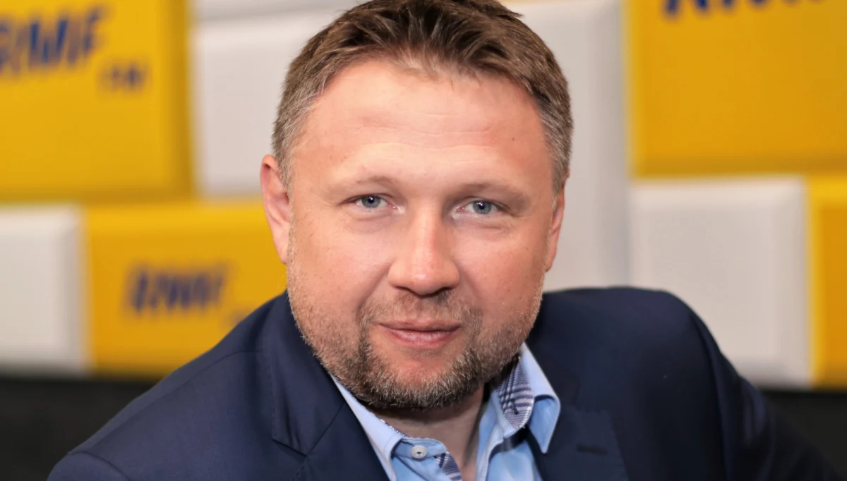 "Nie wiemy jeszcze nic o warunkach sanitarnych przeprowadzenia Zgromadzenia Narodowego (przed którym Andrzej Duda ma złożyć prezydencką przysięgę - przyp. RMF). (…) Może się okazać, że Zgromadzenie Narodowe będzie całkowicie zdalne, może się też okazać, że nie wszyscy posłowie będą chcieli wziąć w nim udział" - oświadczył w Rozmowie w samo południe w RMF FM sekretarz generalny Platformy Obywatelskiej Marcin Kierwiński.