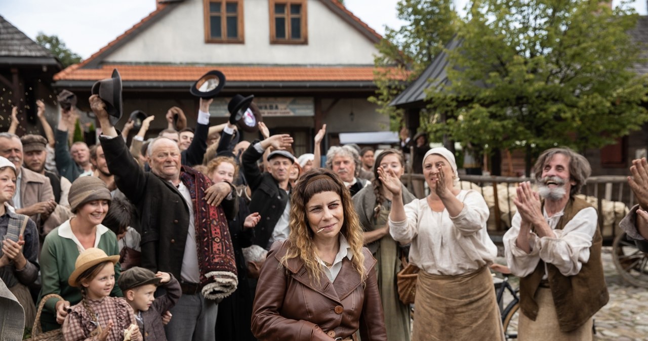 Na planie „Magnezji” w reżyserii Macieja Bochniaka już padł ostatni klaps. Film z Dawidem Ogrodnikiem, Mateuszem Kościukiewiczem, Mają Ostaszewską i Agatą Kuleszą w rolach głównych jest już gotowy.
