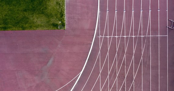 Wśród lekkoatletów przebywających na zgrupowaniu we Władysławowie wykryto kolejne dwa przypadki zakażenia koronawirusem. Informację podaną przez "Przegląd Sportowy" potwierdził w rozmowie z PAP lekarz kadry Jarosław Krzywański. Łącznie zarażona jest trójka zawodników.