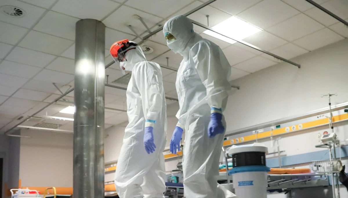 Do odwołania wstrzymano produkcję w zakładzie drobiarskim firmy Ami w wielkopolskim Mikstacie - dowiedziała się PAP w zarządzie spółki. 233 pracowników zakładu zakażonych jest koronawirusem - podał rzecznik wojewody wielkopolskiego. 