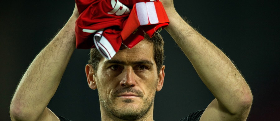 Słynny hiszpański bramkarz, 39-letni Iker Casillas ogłosił zakończenie kariery piłkarskiej. Z reprezentacją w 2010 roku zdobył mistrzostwo świata, a w 2008 i 2012 - mistrzostwo Europy. Wielkie sukcesy odnosił też z Realem Madryt.
