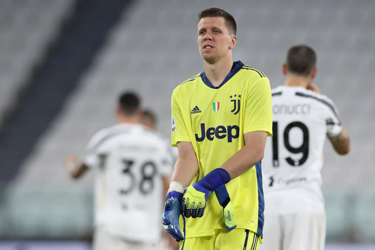 Wojciech Szczęsny został wybrany najlepszym bramkarzem minionego sezonu włoskiej Serie A. Polski piłkarz wywalczył z Juventusem Turyn mistrzostwo kraju. Najbardziej wartościowym zawodnikiem uznano jego klubowego kolegę Paulo Dybalę.