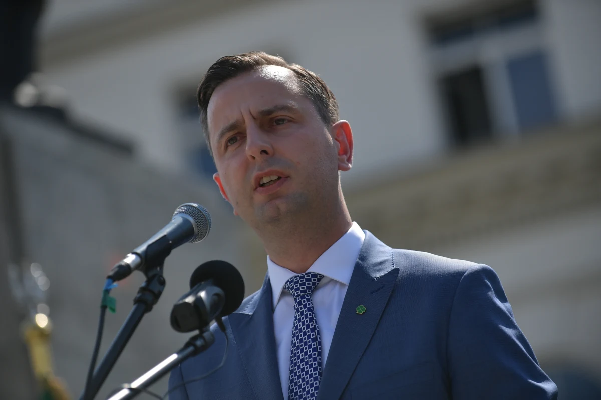 Rzecznik Praw Obywatelskich powinien być reprezentantem środowisk obywatelskich i pozarządowych. Docelowo powinien być wybierany bezpośrednio przez obywateli - przekonywali prezes PSL Władysław Kosiniak-Kamysz i posłanka Agnieszka Ścigaj, autorka tej propozycji.