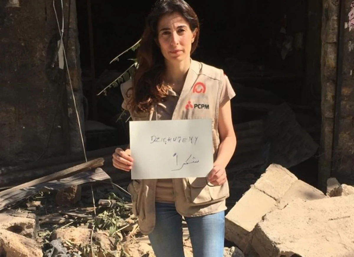 "Miasto jest bez prądu, szpitale są przepełnione, ludzie potrzebują natychmiastowej pomocy" – apeluje z Bejrutu Rana Gabi, szefowa libańskiej misji Polskiego Centrum Pomocy Międzynarodowej. W rozmowie z dziennikarzem RMF FM zapewnia, że zebrane środki trafią do najbardziej poszkodowanych mieszkańców. Jak mówi, „zniszczenia są nie do opisania, Bejrut jakby zniknął pod gruzami”. To efekt silnej eksplozji, zmagazynowanych w bejruckim porcie tysięcy ton saletry amonowej. 