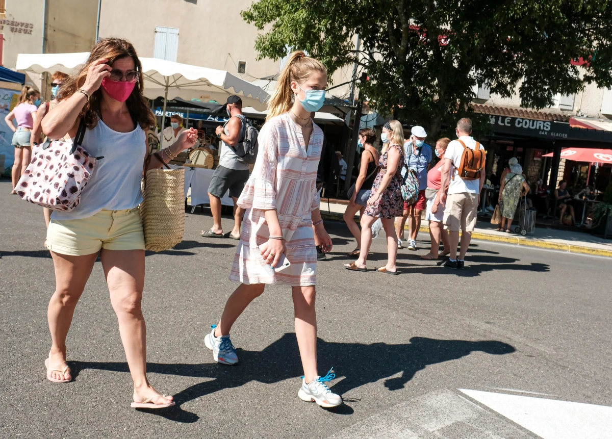 W ciągu ostatniej doby we Francji stwierdzono 1695 zakażeń koronawirusem - poinformowała w środę Generalna Dyrekcja Zdrowia (DGS). To najwyższy dobowy przyrost od 30 maja, gdy było 1828 nowych infekcji.