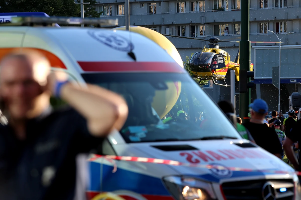 Stan holenderskiego kolarza Fabio Jakobsena, który został poszkodowany w wypadku na trasie pierwszego etapu Tour de Pologne, jest ciężki, ale stabilny. Sportowiec przeszedł pięciogodzinną operację i dziś ma być podjęta próba wybudzenia go ze śpiączki farmakologicznej.