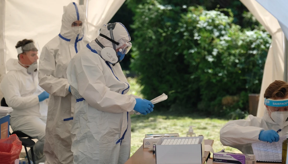 Do 1164 wzrosła liczba górników zmagających się z koronawirusem - wynika z danych kopalń i spółek węglowych. To ponad dwa razy więcej niż trzy tygodnie temu, kiedy zakażonych było 550 pracowników kopalń. Najwięcej nowych przypadków wykryto w Polskiej Grupie Górniczej. 