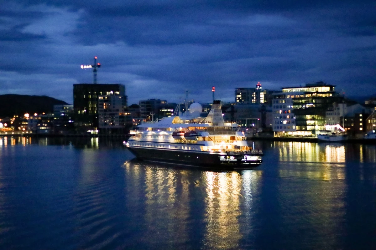 Norweskie MSZ za "czerwone kraje" z powodu pandemii Covid-19 uznało Francję, Monako, Szwajcarię oraz Czechy. Oznacza to, że od 8 sierpnia wszyscy przyjeżdżający z tych państw będą poddawani obowiązkowej 10-dniowej kwarantannie.