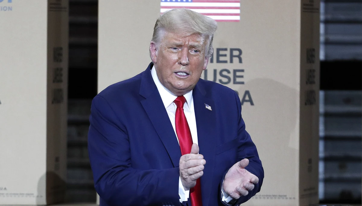 Prezydent Donald Trump podpisał rozporządzenie, zgodnie z którym transakcje i umowy z właścicielką popularnej aplikacji internetowej TikTok - chińską firmą ByteDance - stają się nielegalne. Rozporządzenie zacznie obowiązywać za 45 dni. 