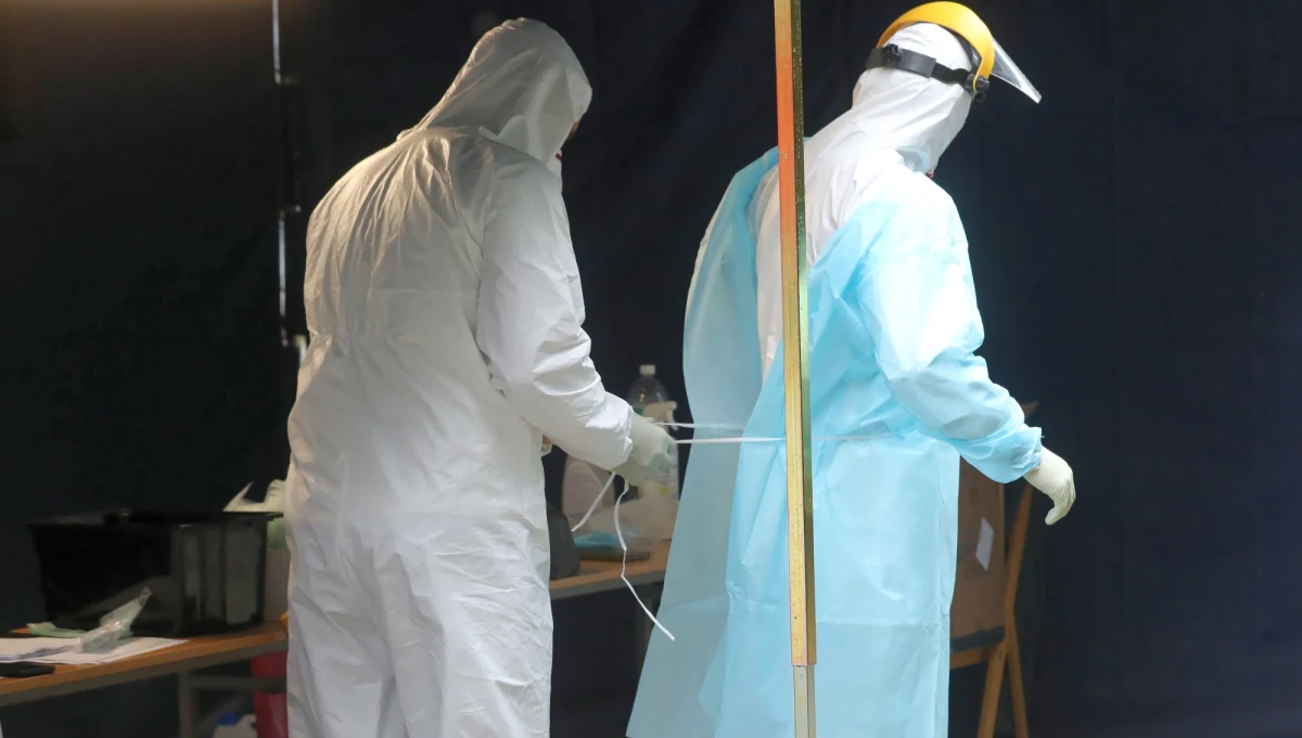 Ministerstwo Zdrowia poinformowała o 809 nowych przypadkach koronawirusa w Polsce. To kolejny rekordowy wzrost zakażeń. 13 osób zmarło. W sumie od początku pandemii zaraziło się 50 324 osób, odnotowano także 1 787 zgonów. 