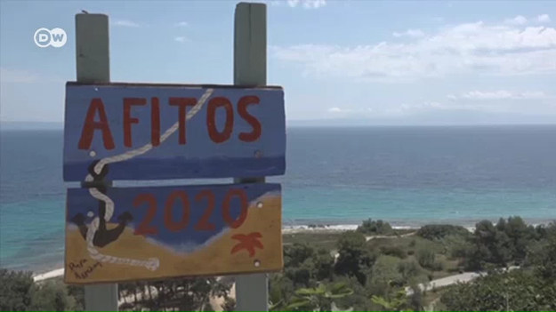 Koronawirus skutecznie odstraszył turystów. Greckie plaże świecą w tym roku pustkami. Dla właścicieli hoteli i restauracji może to oznaczać tylko jedno – kryzys albo bankructwo.