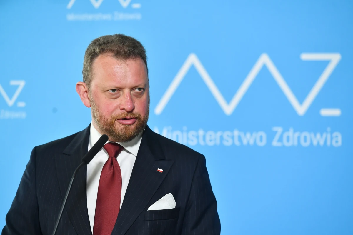 W najbliższych dniach należy spodziewać się dalszych wzrostów potwierdzonych przypadków zakażeń koronawirusem – powiedział w piątek minister zdrowia Łukasz Szumowski. Ma to związek z wykonaniem 4,7 tys. wymazów w zakładach pracy w Małopolsce. Wyniki będą raportowane w weekend.