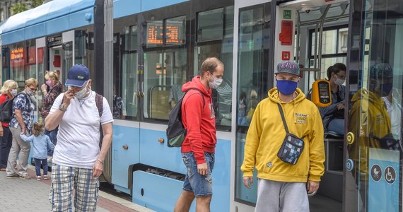 Czeskie ministerstwo zdrowia poinformowało, że w ciągu minionej doby w kraju zarejestrowano 323 nowe zakażenia koronawirusem. Jest to największy dobowy przyrost infekcji od 3 kwietnia.