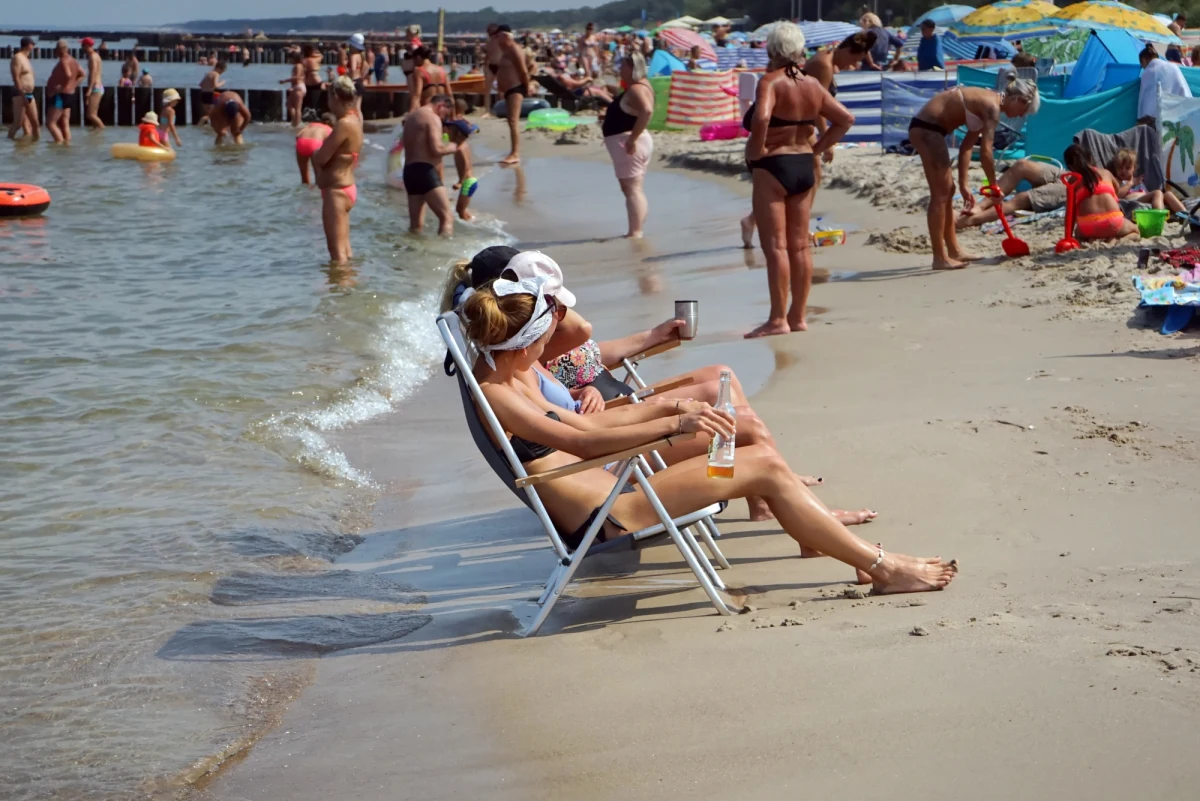 Został pobity rekord temperatury tego lata - 35 st. C pokazały termometry w Słubicach (woj. lubuskie) - poinformował w sobotę po południu Instytut Meteorologii i Gospodarki Wodnej.