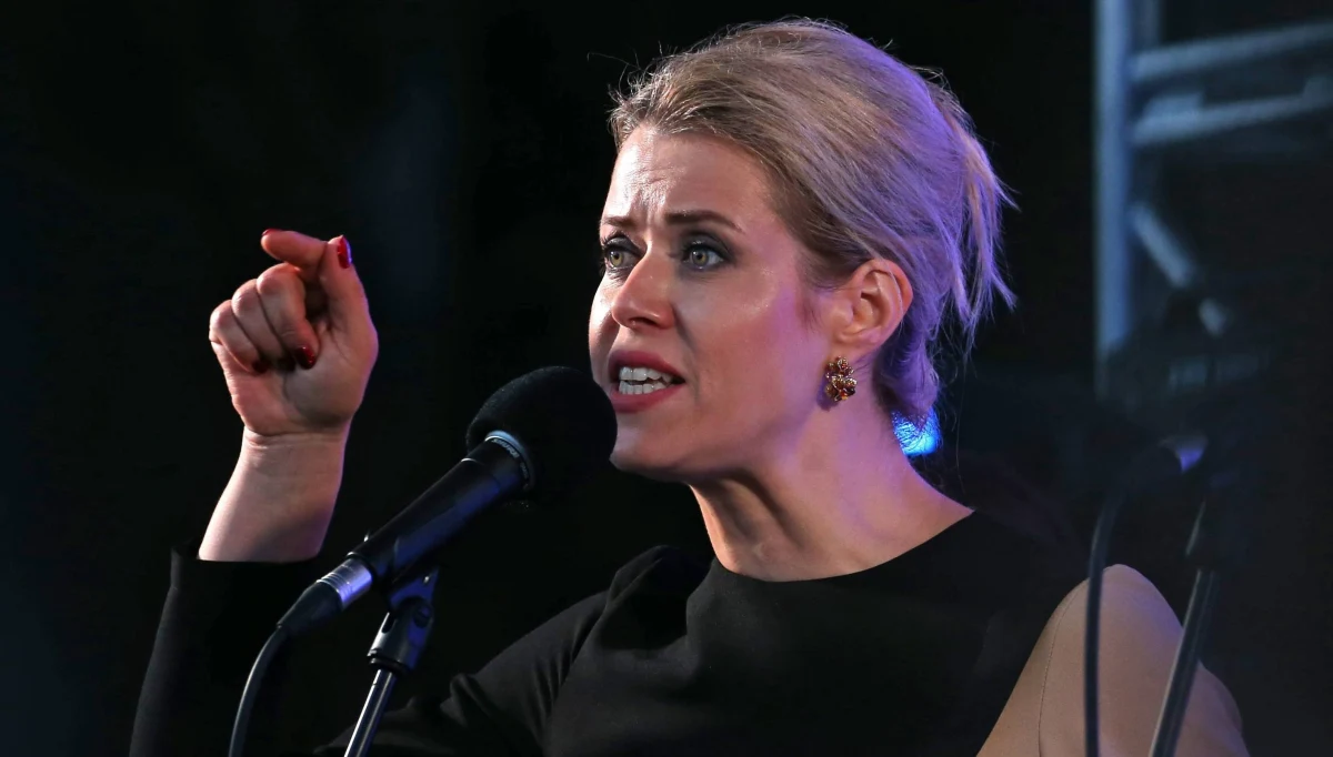 Weranika Capkała, żona niedopuszczonego do wyborów prezydenckich na Białorusi Walera Capkały opuściła Białoruś i znajduje się w Rosji - podała niezależna rosyjska telewizja Dożd. Capkała wspierała w kampanii wyborczej Swietłanę Cichanouską, główną konkurentkę rządzącego od 26 lat Alaksandra Łukaszenki. 