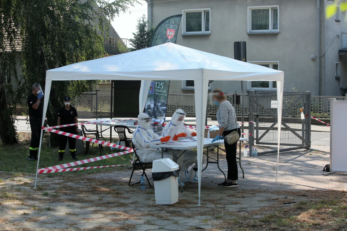 Ministerstwo Zdrowia poinformowało o 619 nowych zakażeniach koronawirusem w Polsce. 2 osoby zmarły. Łącznie od początku epidemii SARS-CoV-2, w naszym kraju zanotowano 52 410 przypadków oraz 1809 zgonów