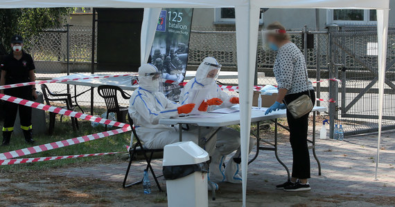Ministerstwo Zdrowia poinformowało o 619 nowych zakażeniach koronawirusem w Polsce. 2 osoby zmarły. Łącznie od początku epidemii SARS-CoV-2, w naszym kraju zanotowano 52 410 przypadków oraz 1809 zgonów