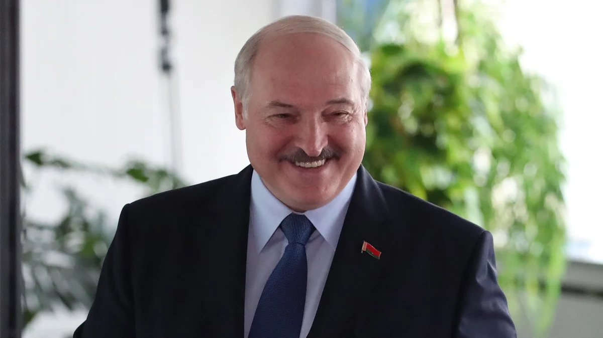 ​Alaksandr Łukaszenka zabrał w końcu głos po tym, jak Centralna Komisja Wyborcza ogłosiła go zwycięzcą wyborów prezydenckich. Prezydent Białorusi odniósł się do licznych protestów, które miały miejsce w kraju - jego zdaniem uczestnikami "sterowano z Polski, Wielkiej Brytanii i Czech".