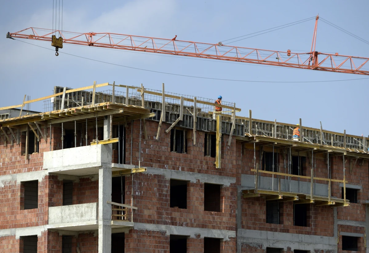 ​Ponownie rosną ceny mieszkań i domów w dużych miastach - wynika z lipcowego raportu money.pl i serwisu Rynek Pierwotny. Ceny spadają tylko w jednym dużym mieście.