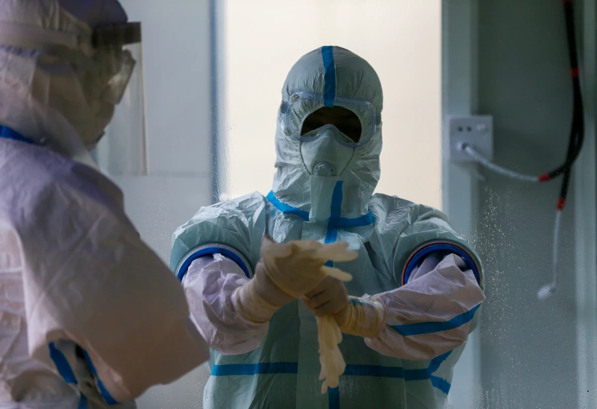 W ekipie piłkarskiej Pogoni Szczecin badanie jednej z osób na obecność koronawirusa dało wynik dodatni. Drużyna, sztab szkoleniowy i inne osoby rozpoczynają kwarantannę.