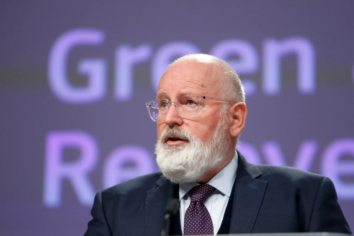 W kontekście starań o wyjście z kryzysu związanego z COVID-19 i zapewnienie trwałej odbudowy gospodarki, priorytety Europejskiego Zielonego Ładu jedynie zyskały na znaczeniu - ocenił wiceprzewodniczący Komisji Europejskiej Frans Timmermans w odpowiedzi na pytanie europosłanki PiS Izabeli Kloc.