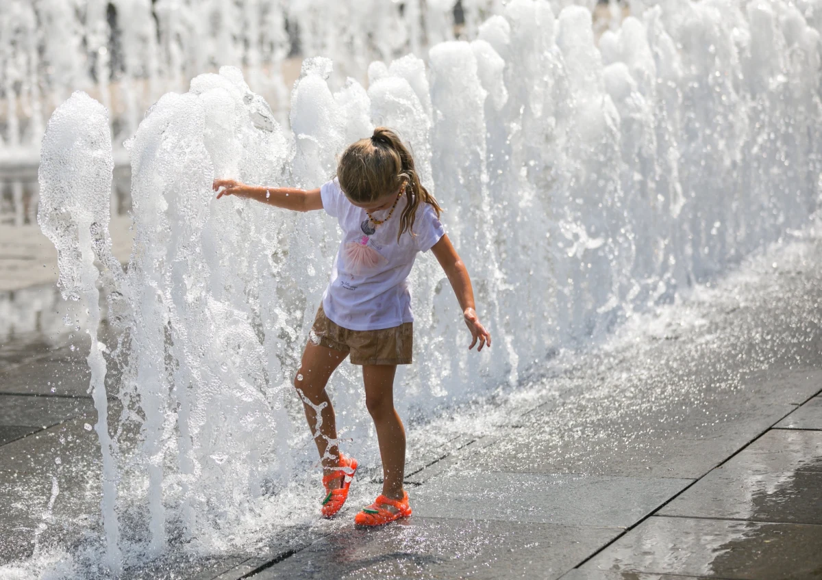 We wrześniu czekają nas wyjątkowo upalne dni – tak wynika z komunikatu Instytutu Meteorologii i Gospodarki Wodnej. IMGW Prognozuje w nim warunki termiczno-opadowych. Wynika z niego, że temperatura we wrześniu będzie przeważnie osiągała wartości powyżej normy.